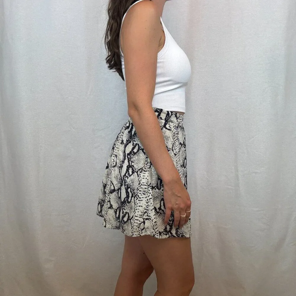 Tobi Snakeskin Mini Skirt - Picture 2 of 9